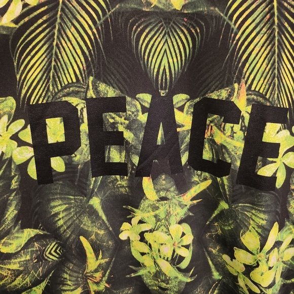 Eleven Paris PEACE Allover Jungle Print Graphic Tee NWT Size S - Picture 6 of 6